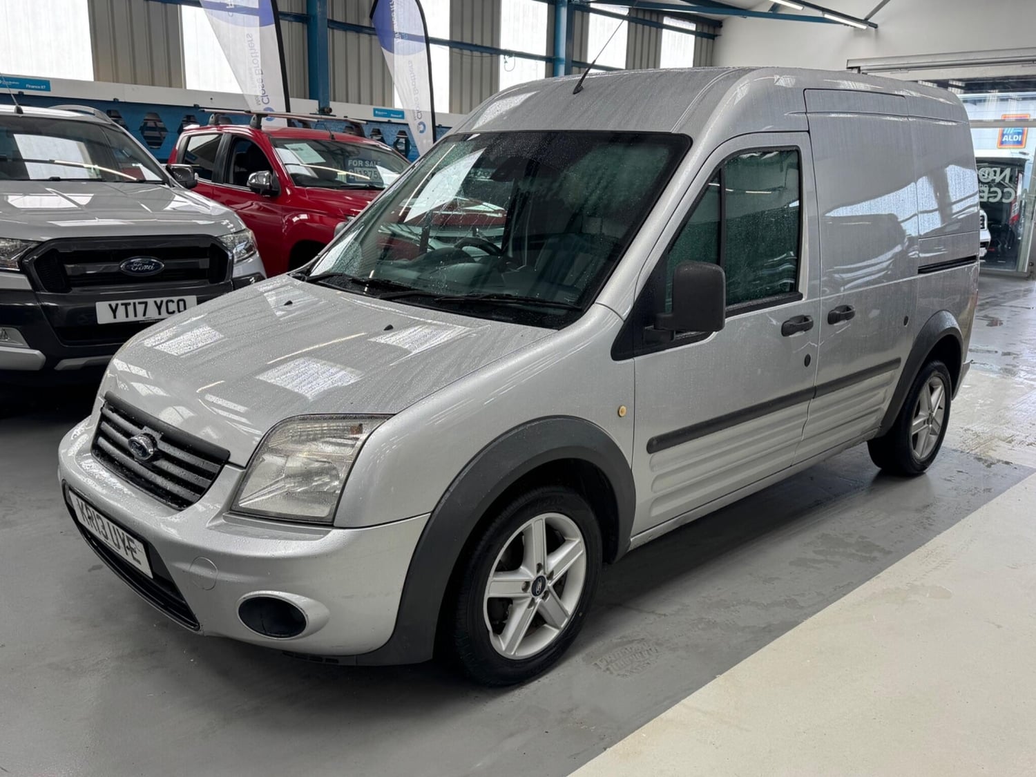 [ berth ]Ford Transit Connect