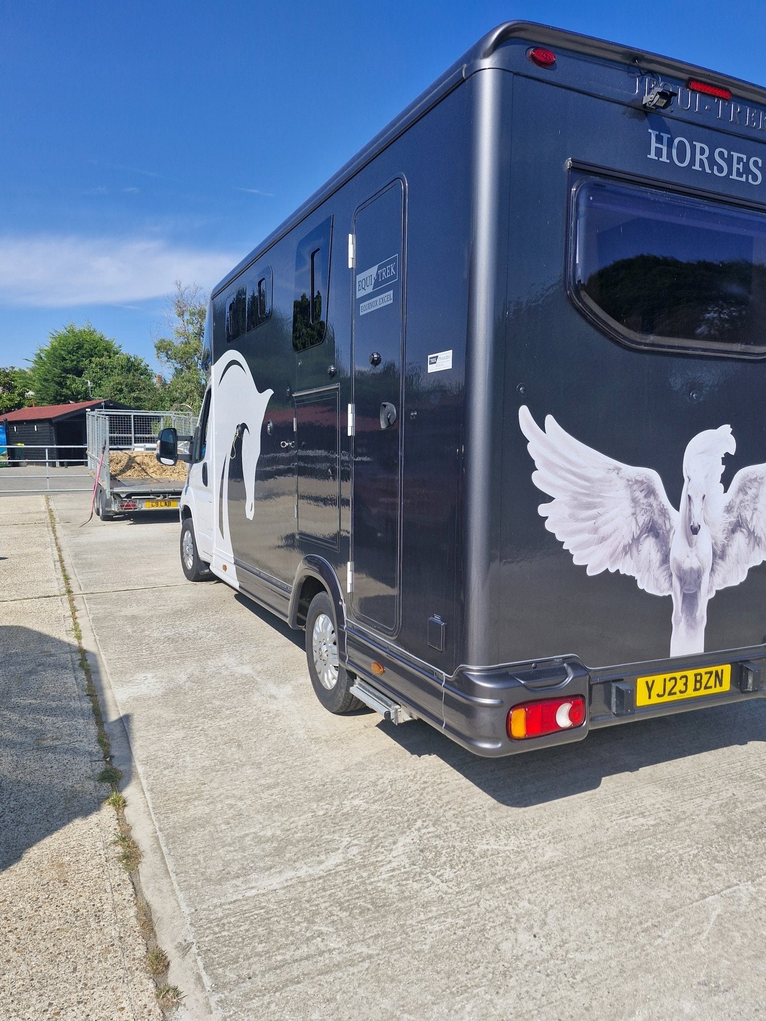 [ berth ]Equi-Trek Equinox Excel