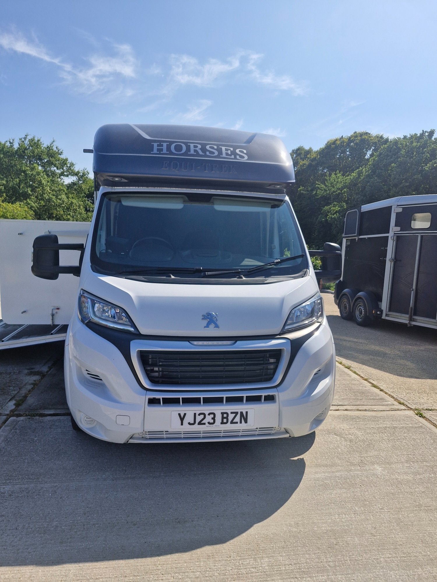 Equi-Trek Equinox Excel Peugeot Horsebox - Trailers & Horseboxes