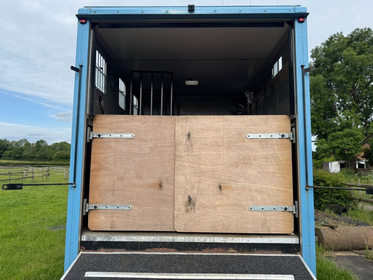 Pride Horseboxes PrideDarcy II Daf Trucks Horsebox - Trailers & Horseboxes in High Wycombe