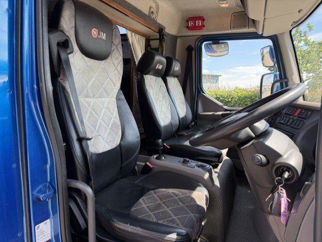 [ berth ]JM Horseboxes 
