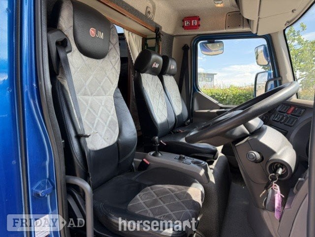 [ berth ]JM Horseboxes 
