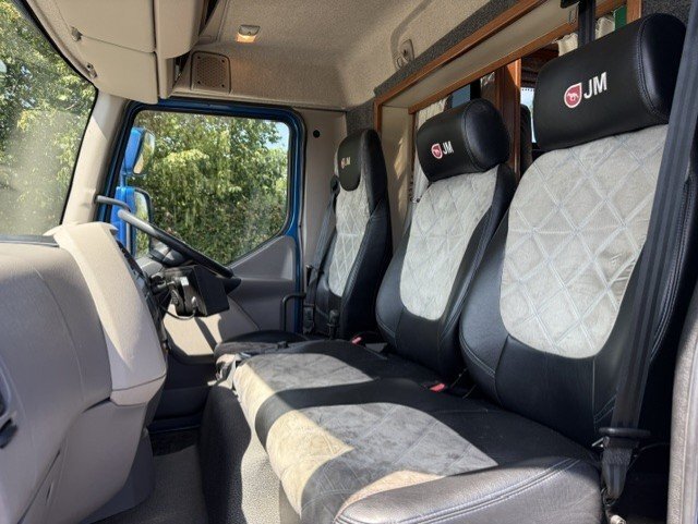 JM Horseboxes Elite Luxury DAF LF 160 Horsebox - Trailers & Horseboxes