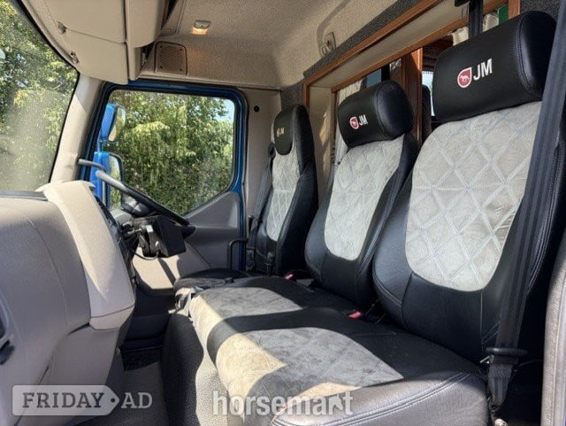 JM Horseboxes Elite Luxury DAF LF 160 Horsebox - Trailers & Horseboxes
