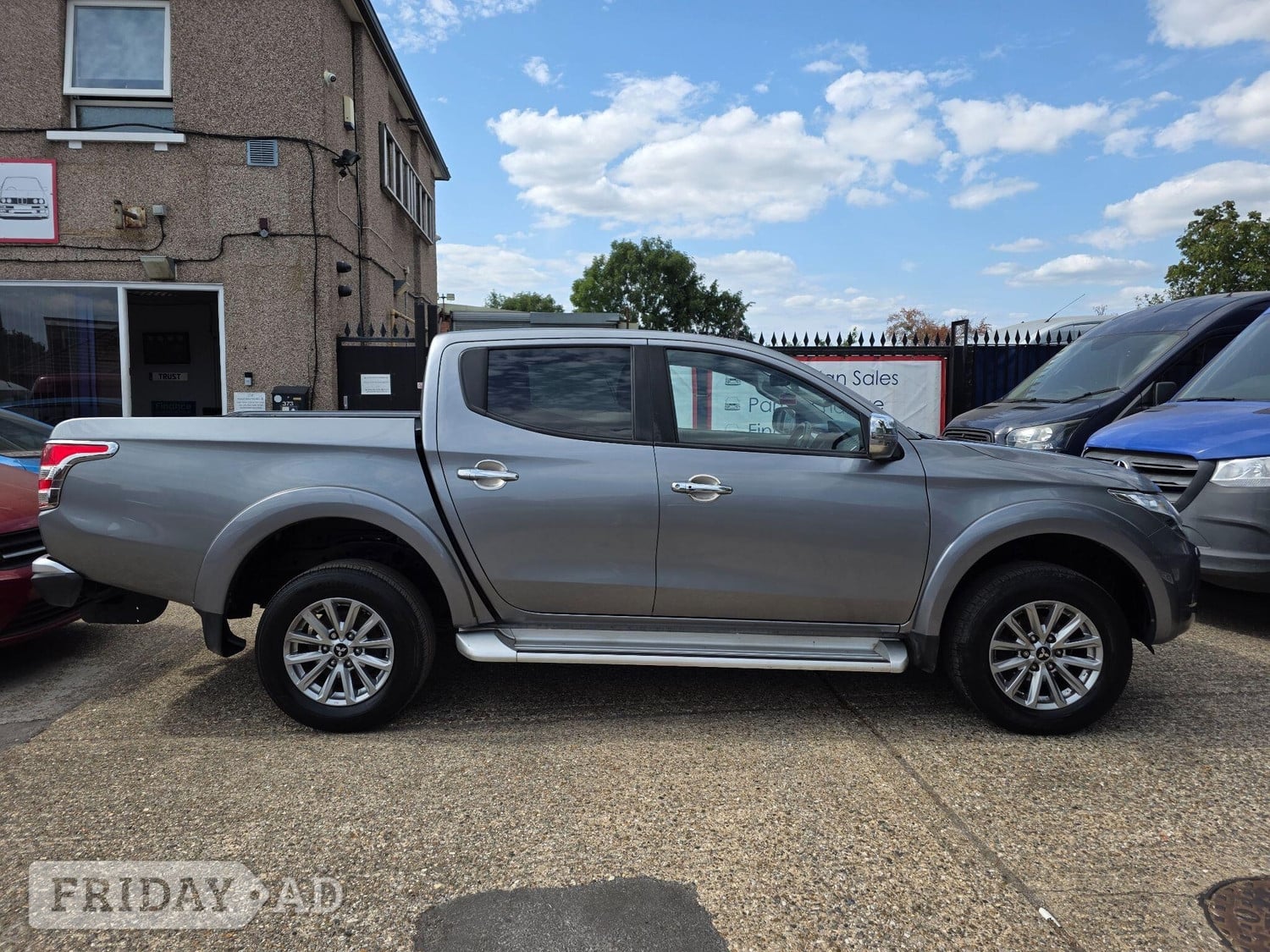Mitsubishi L200 Hounslow