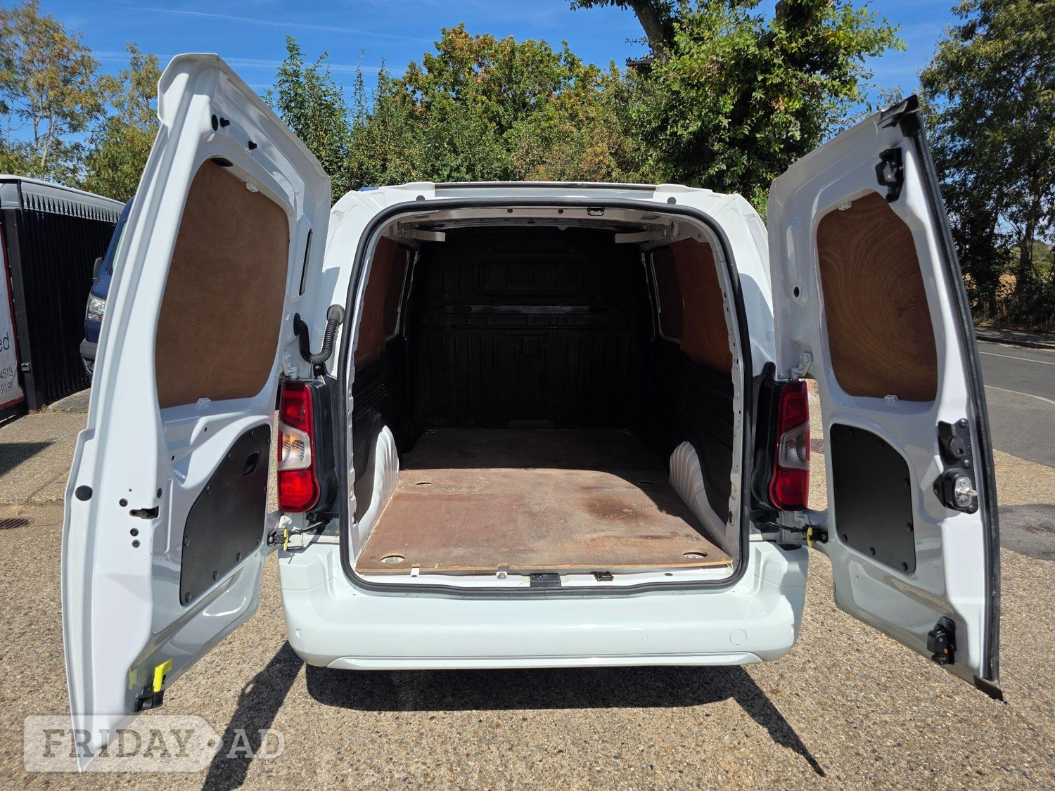Vauxhall Combo 2020 - Vans & Commercial Vehicles