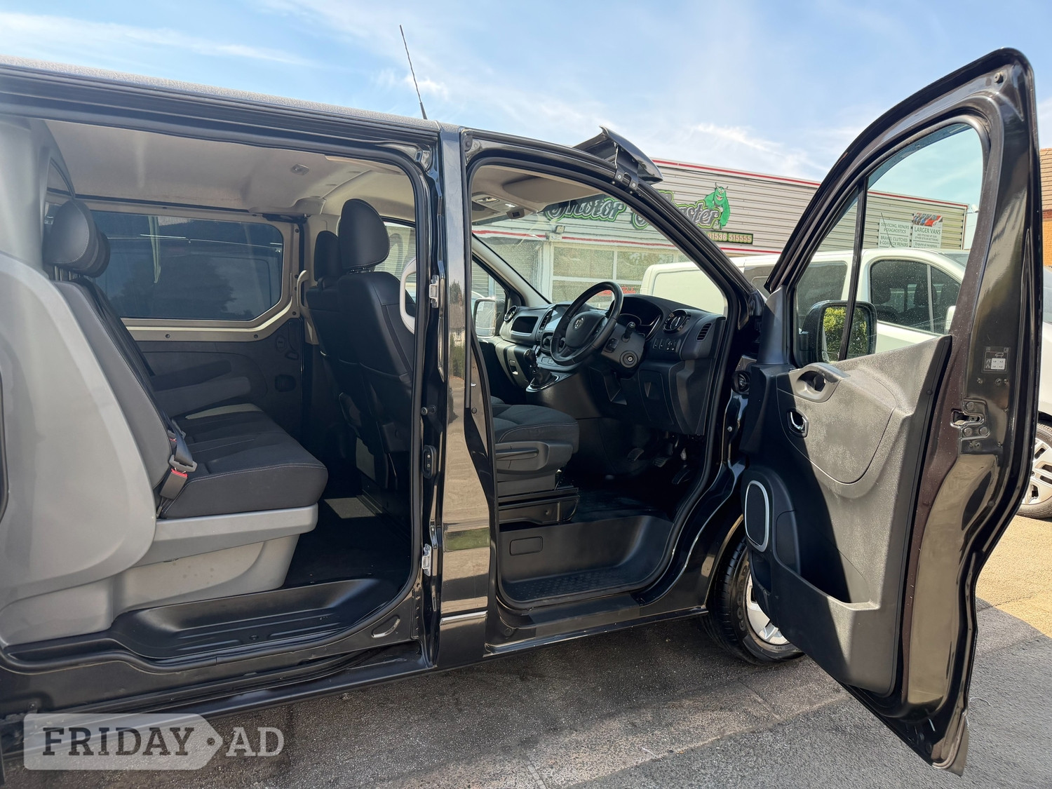 [ berth ]Vauxhall Vivaro