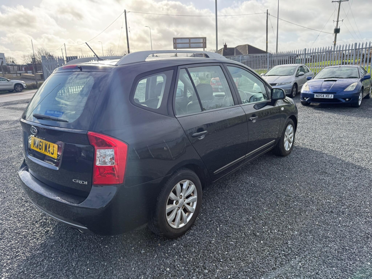 Kia Carens 2012 - Cars