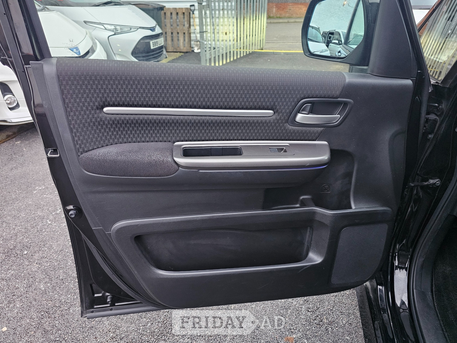Honda Stepwagon 2018 - Cars in Coventry