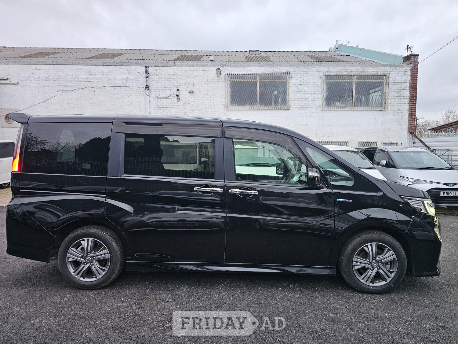 Honda Stepwagon 2018 - Cars