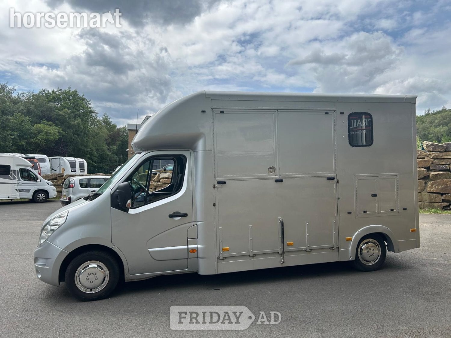 Hamer   Renault Horsebox - Trailers & Horseboxes