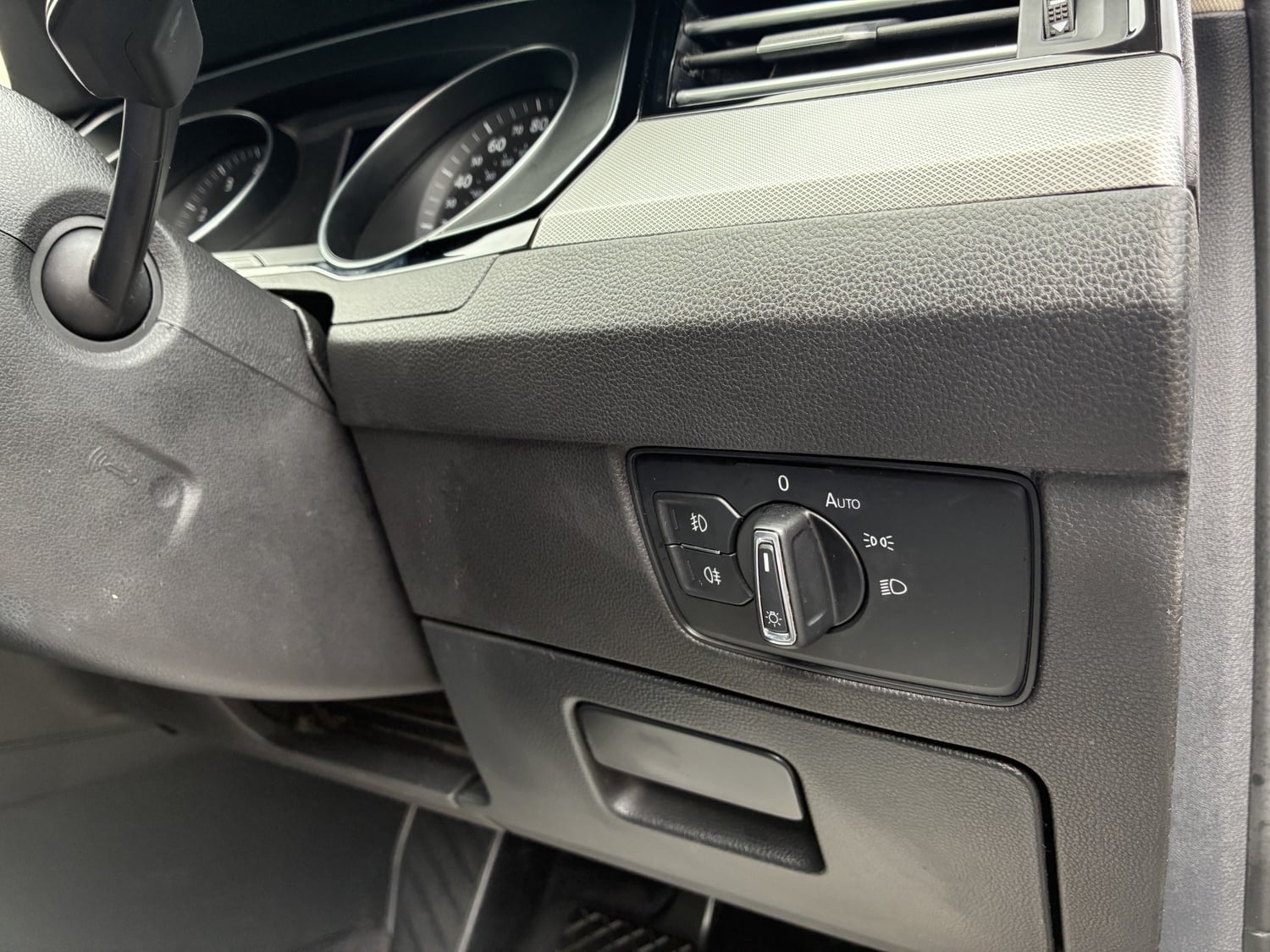 Volkswagen Passat 2017 - Cars