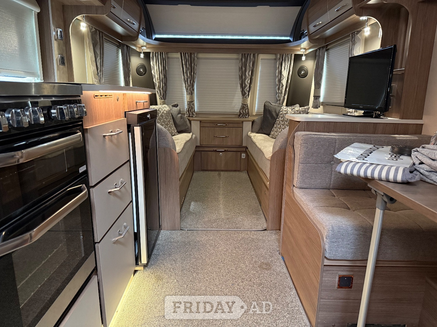 Coachman VIP 520 2022 in Stonehouse