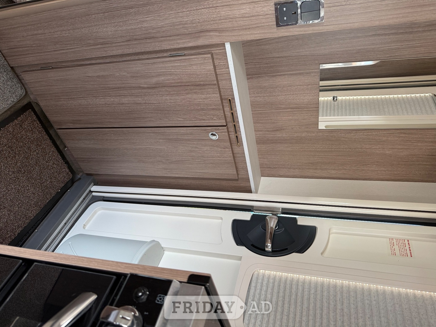 [ berth ]Coachman VIP 520