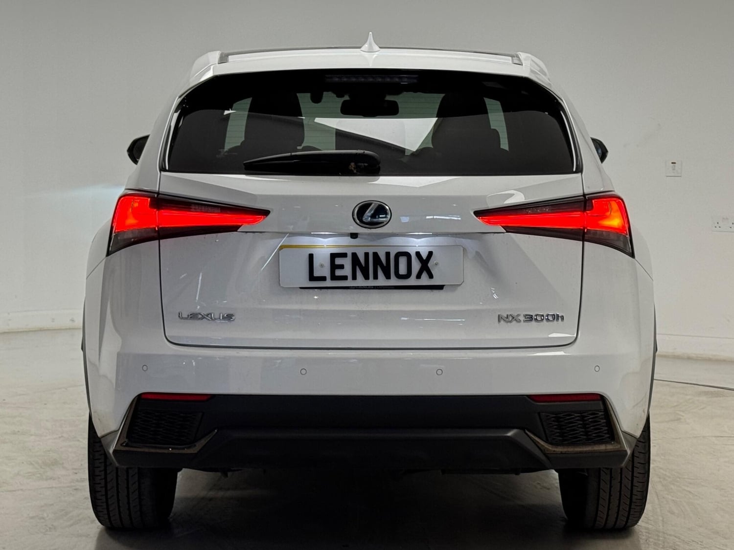 Lexus NX 2021 - Cars