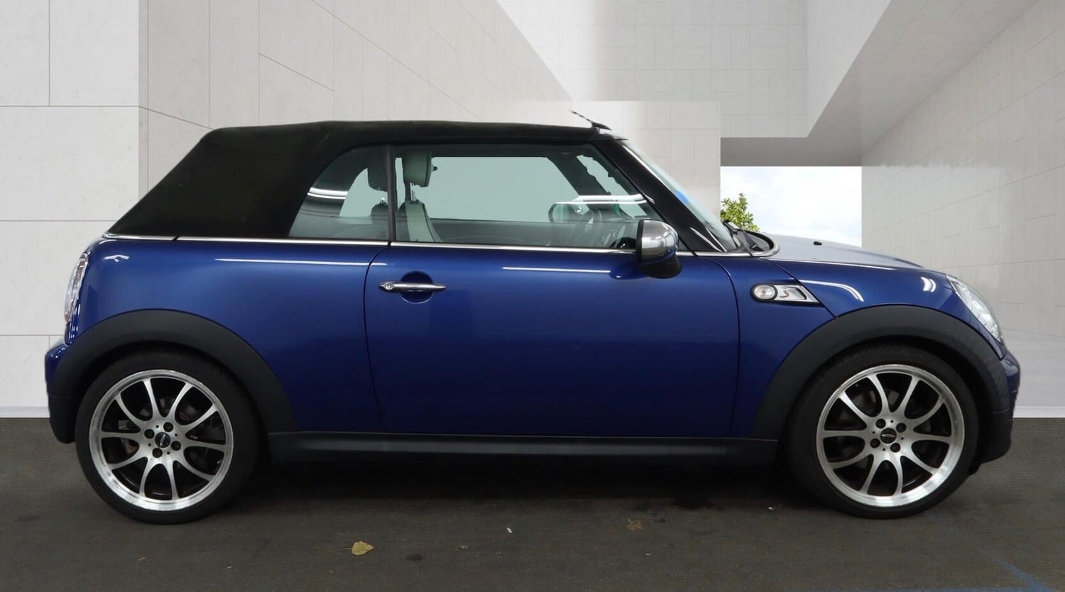 Mini Convertible 2014 - Cars