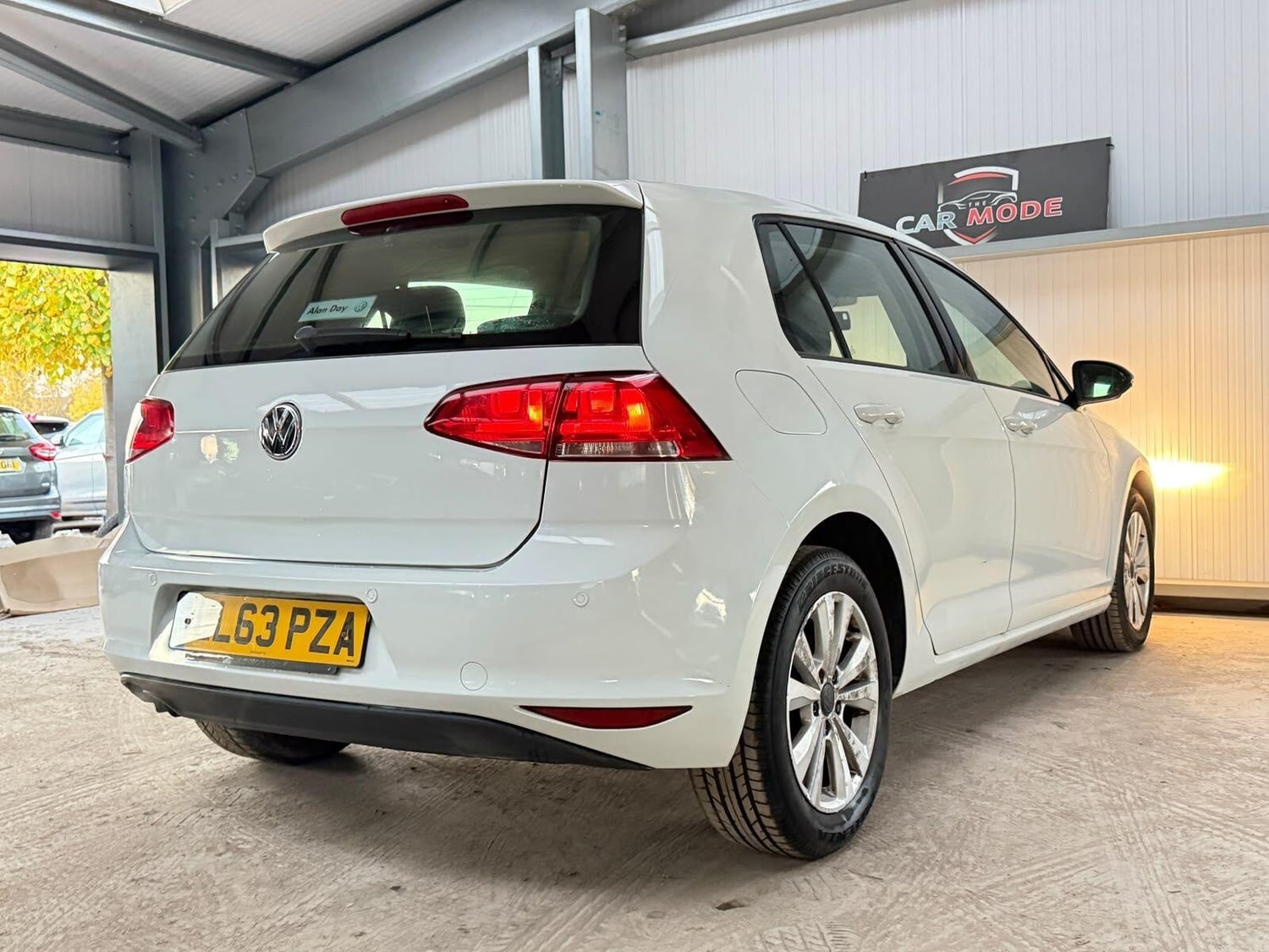 Volkswagen Golf 2013 - Cars in Hillingdon
