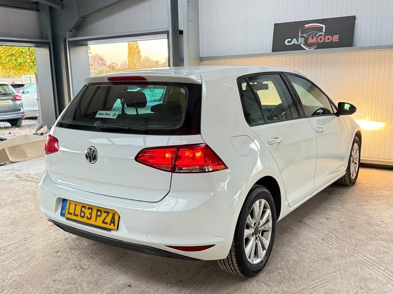 Volkswagen Golf 2013 - Cars
