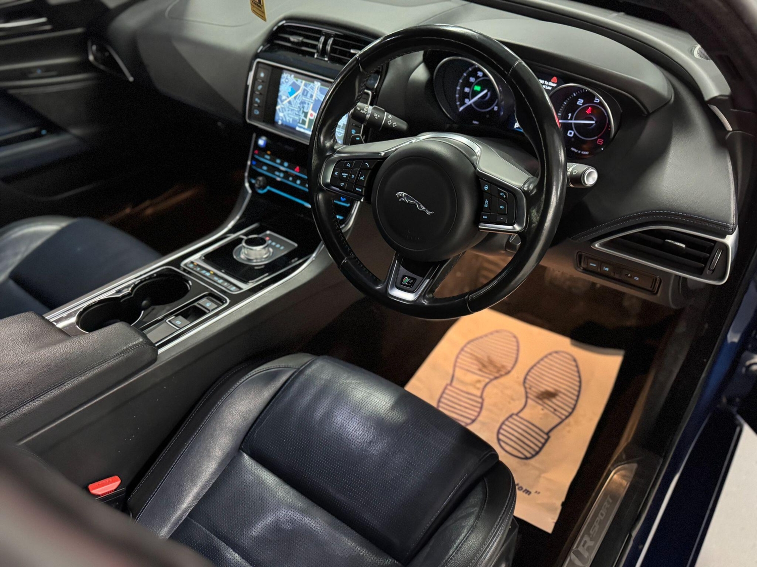 [ berth ]Jaguar XE
