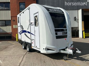 Equi-Trek Night-Treka Excel  Horse Trailer