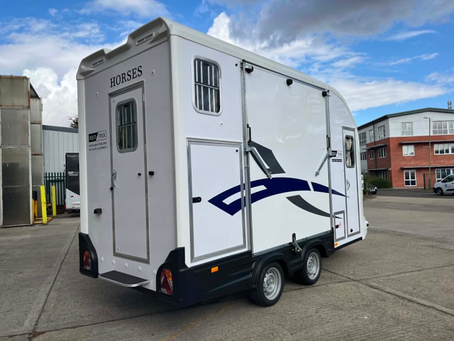 Equi-Trek Night-Treka Excel  Horse Trailer - Trailers & Horseboxes in Swindon