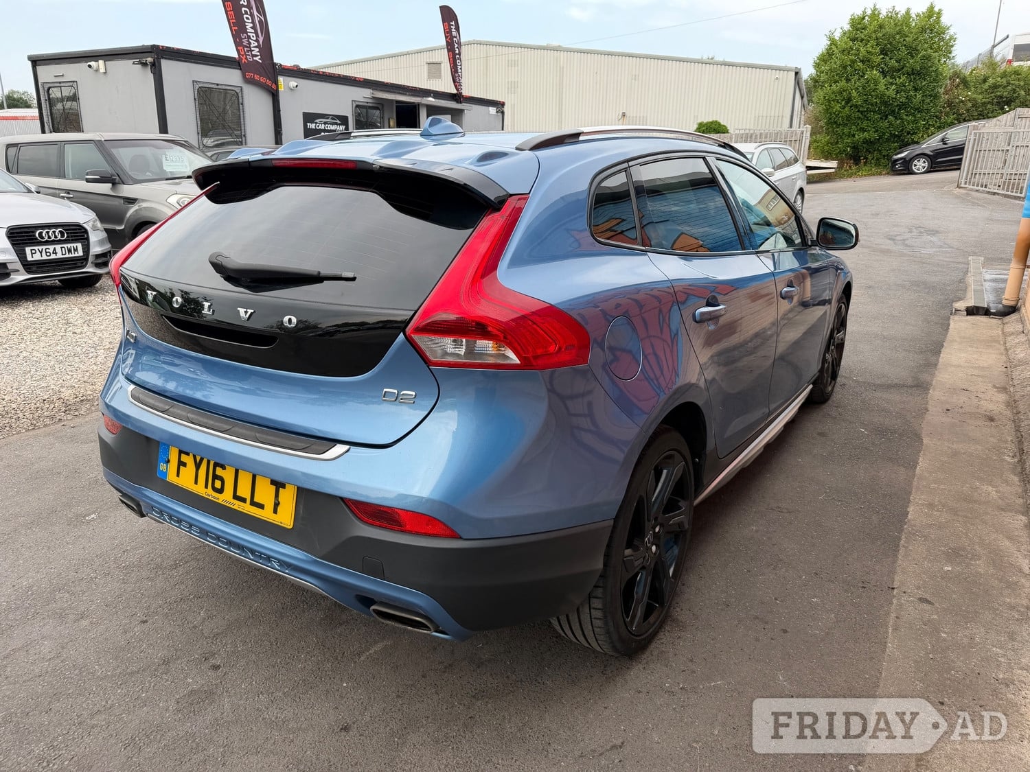 Volvo V40 Cross Country 2016 - Cars in Paignton