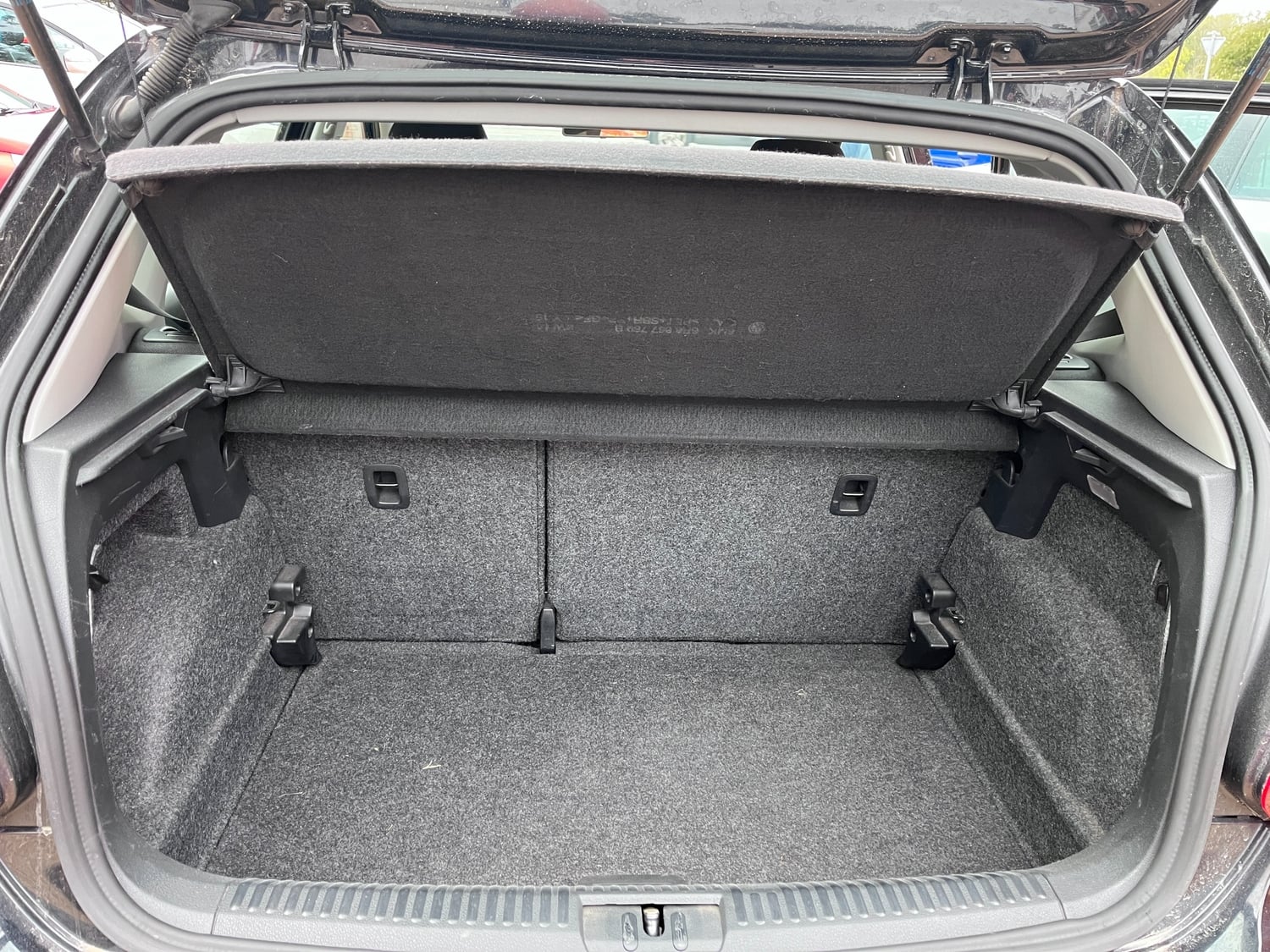 Volkswagen Polo 2015 - Cars