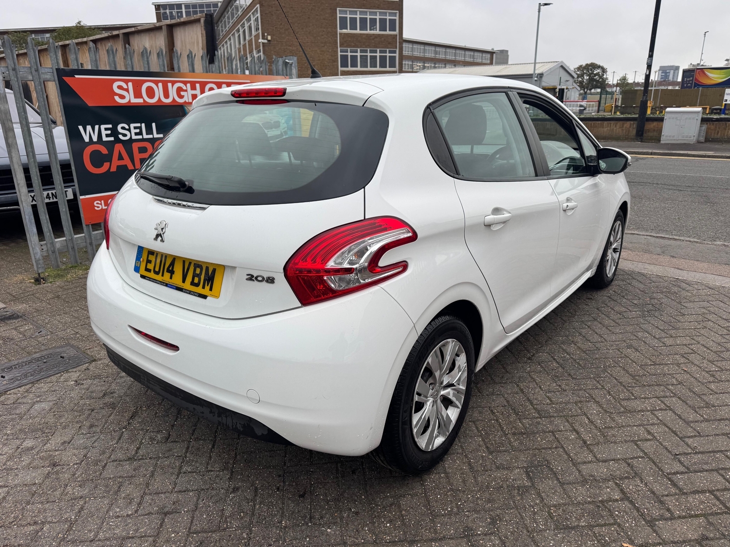 Peugeot 208 2014 - Cars in Slough
