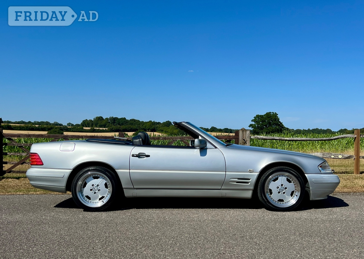 Mercedes-Benz SL 1997 in Reigate