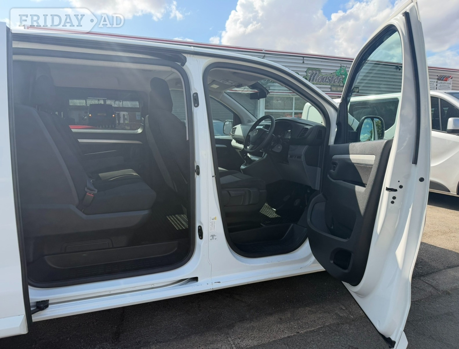 [ berth ]Vauxhall Vivaro