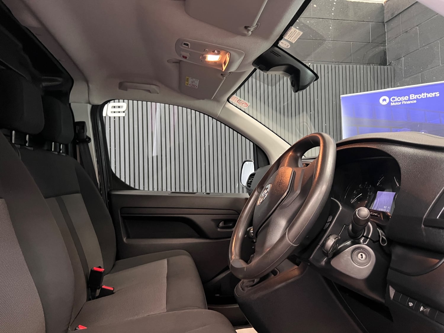 [ berth ]Vauxhall Vivaro