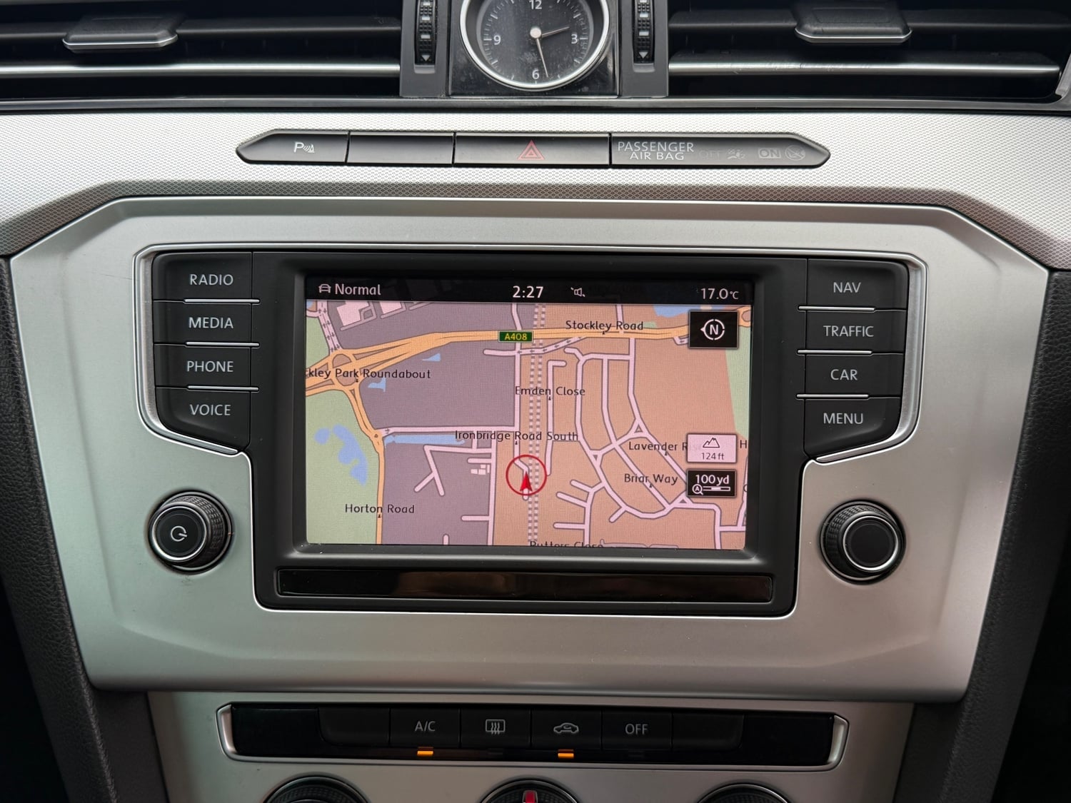 Volkswagen Passat 2016 - Cars in Hillingdon