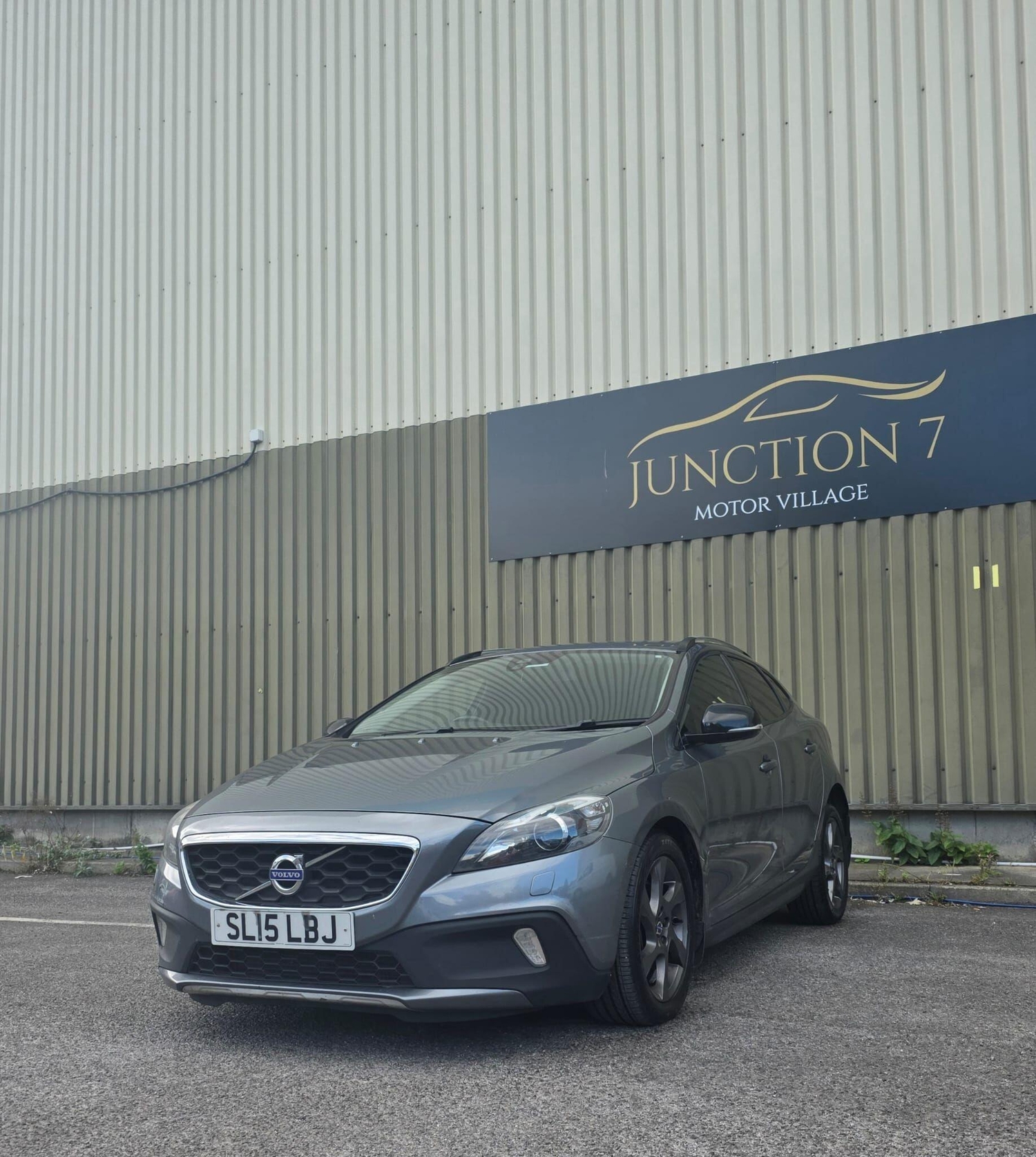 [ berth ]Volvo V40 Cross Country