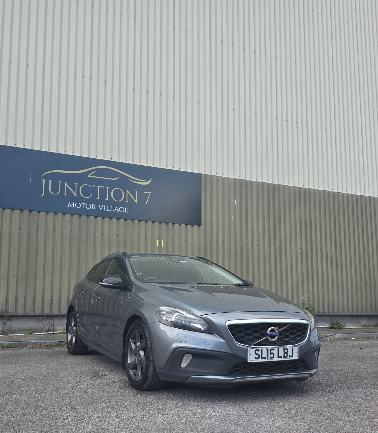Volvo V40 Cross Country 2015 - Cars