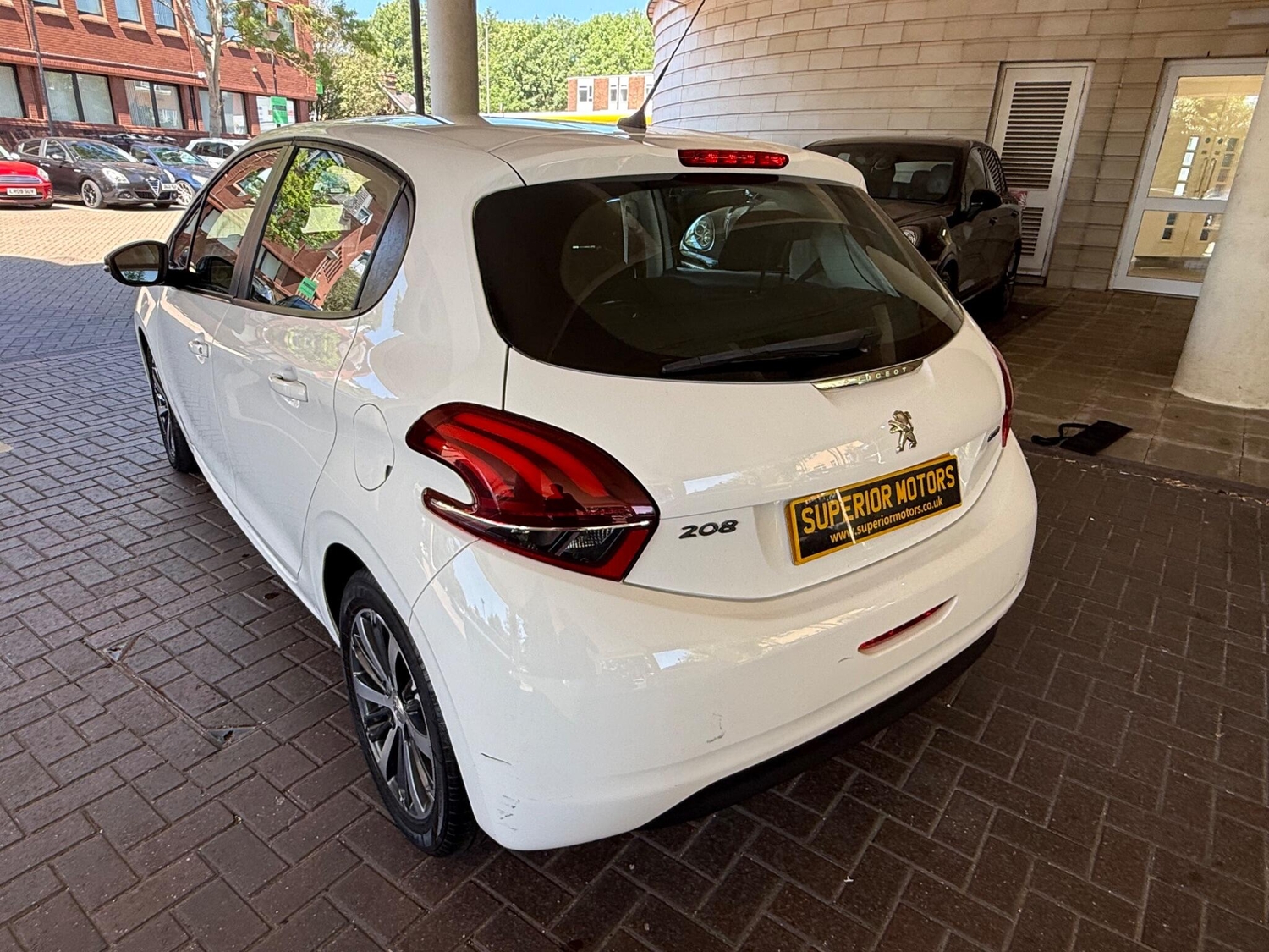 Peugeot 208 2016 - Cars in Staines