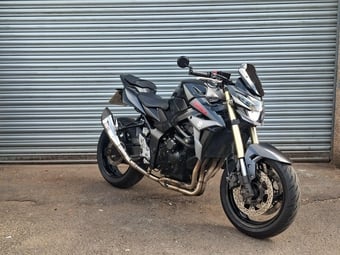 Suzuki GSR 2014