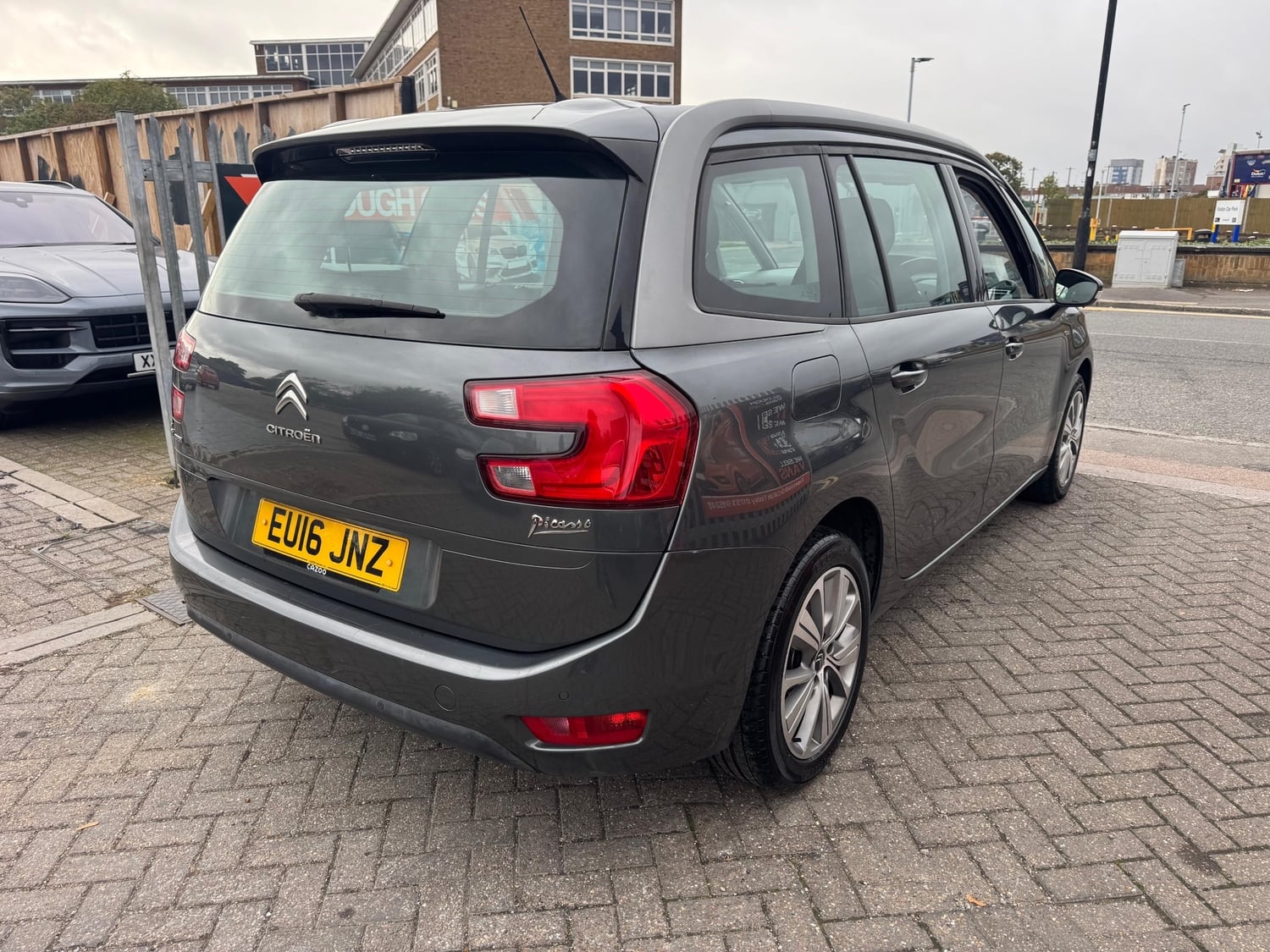 Citroen Grand C4 Picasso 2016 - Cars in Slough