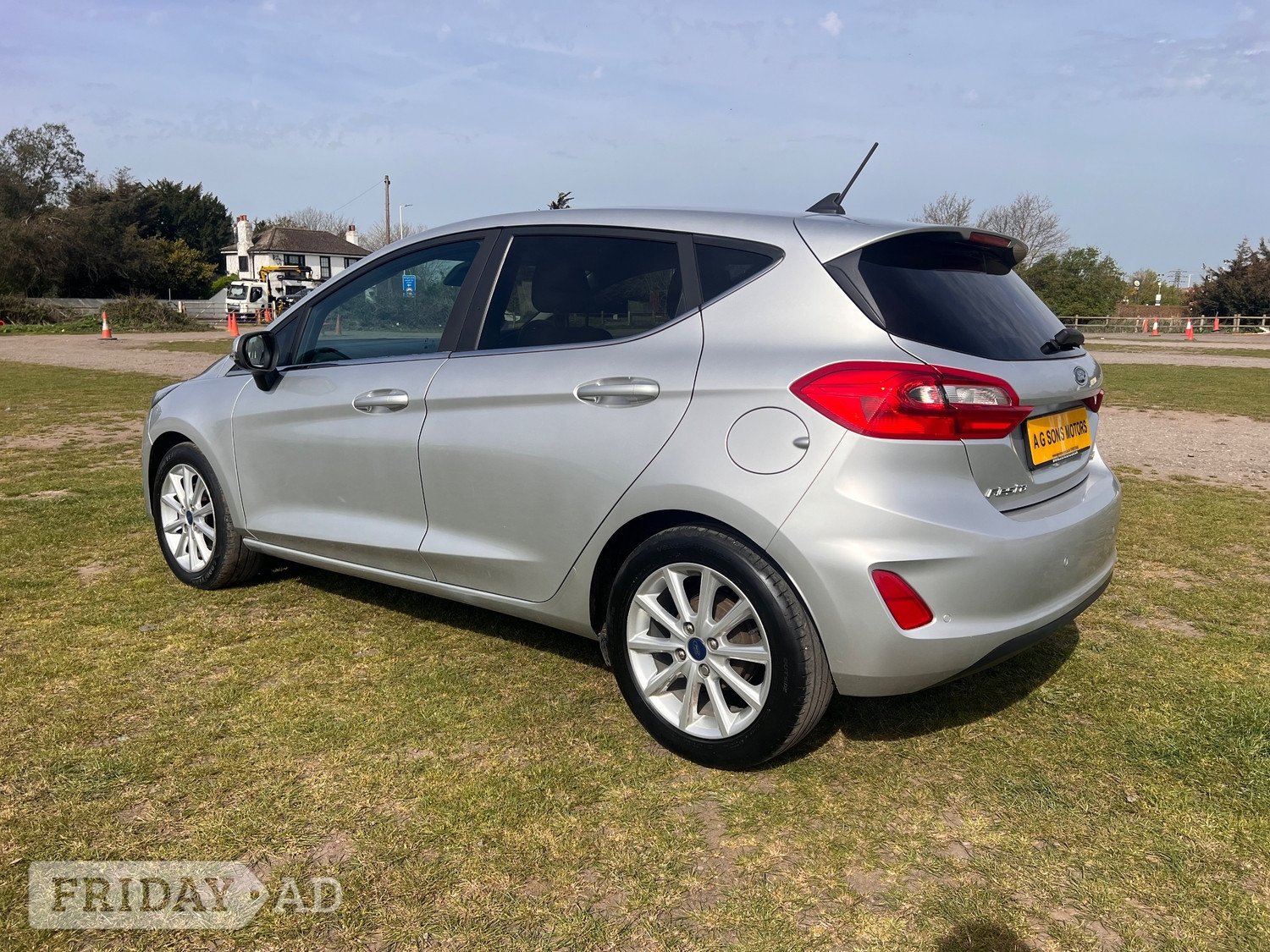 [ berth ]Ford Fiesta