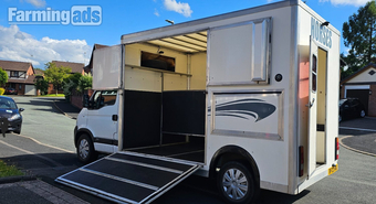 Vauxhall Horsebox Movano Trailer