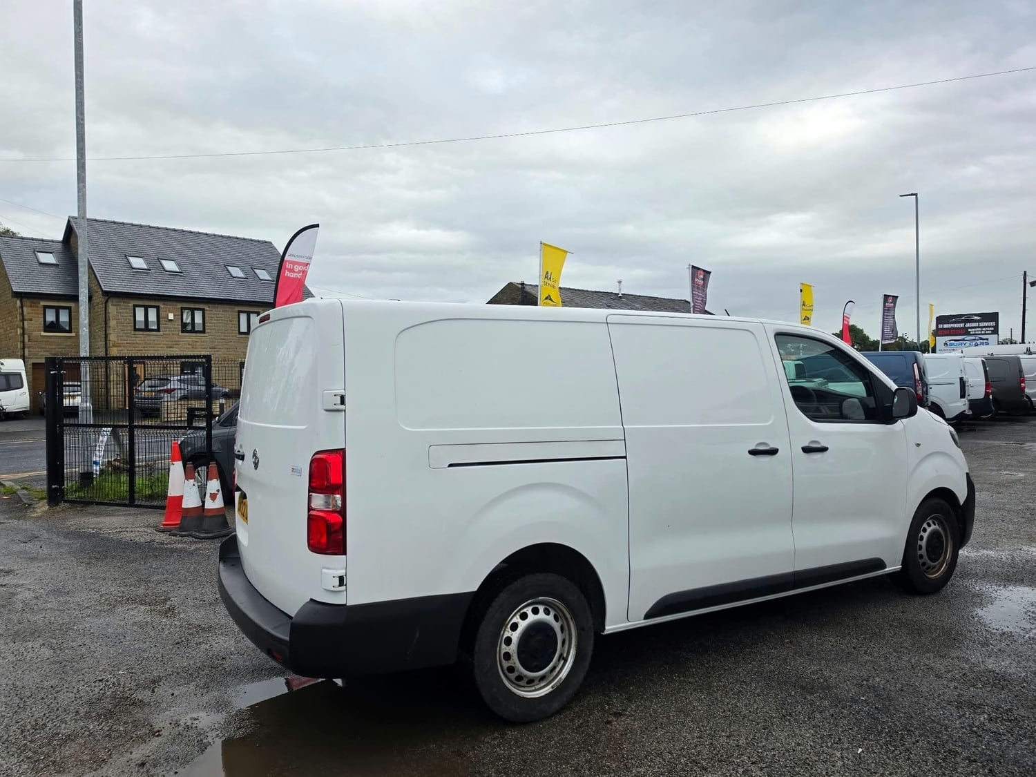 [ berth ]Vauxhall Vivaro