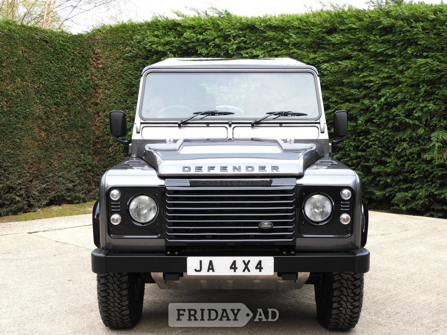 [ berth ]Land Rover Defender 90