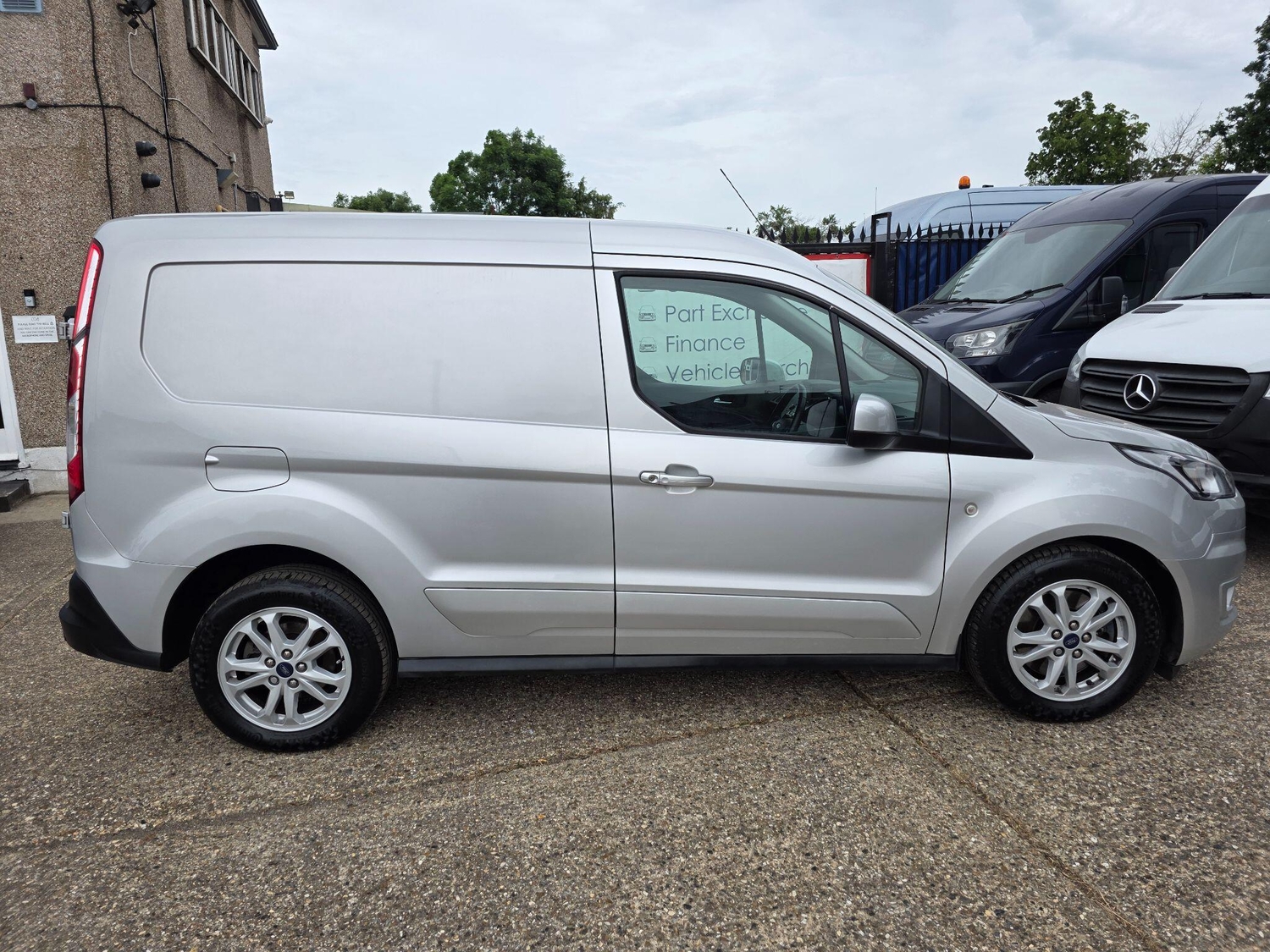 Ford Transit Connect Hounslow