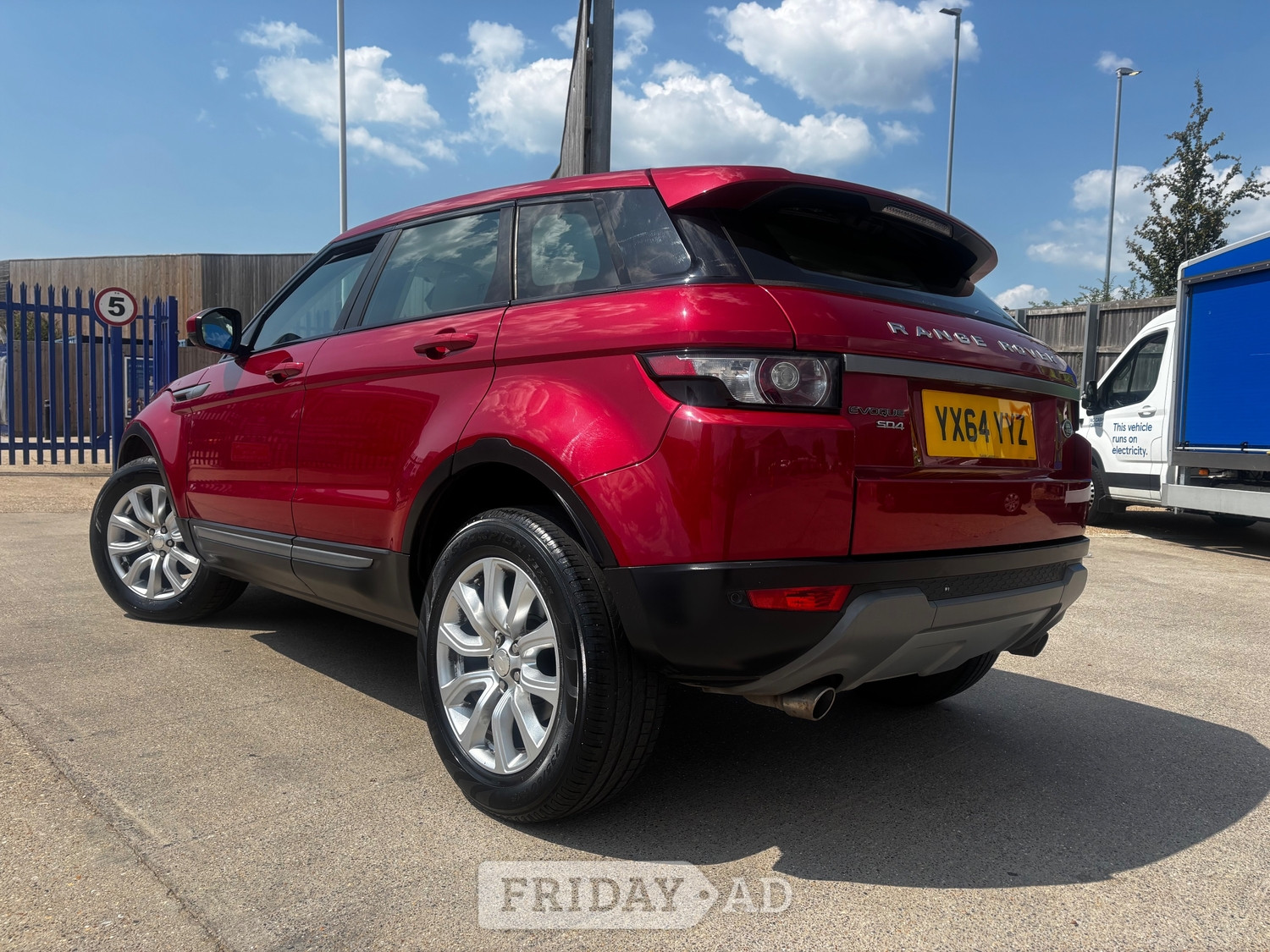 [ berth ]Land Rover Range Rover Evoque