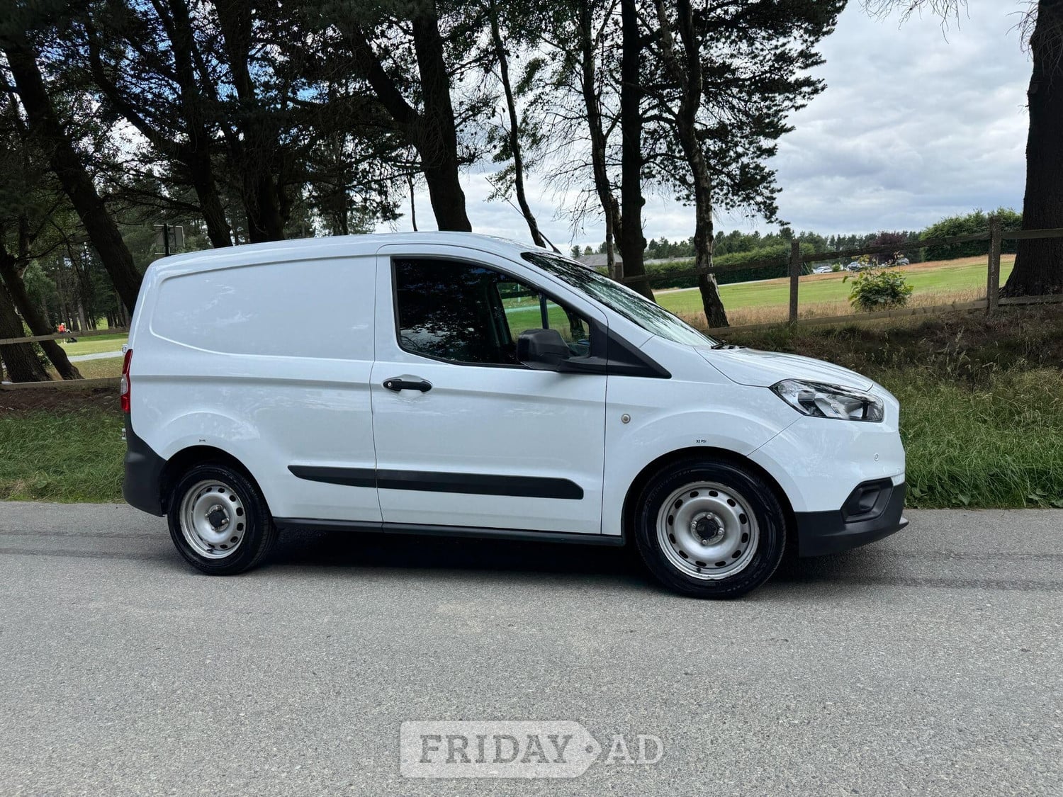 [ berth ]Ford Transit Courier