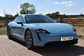 Porsche Taycan 2022