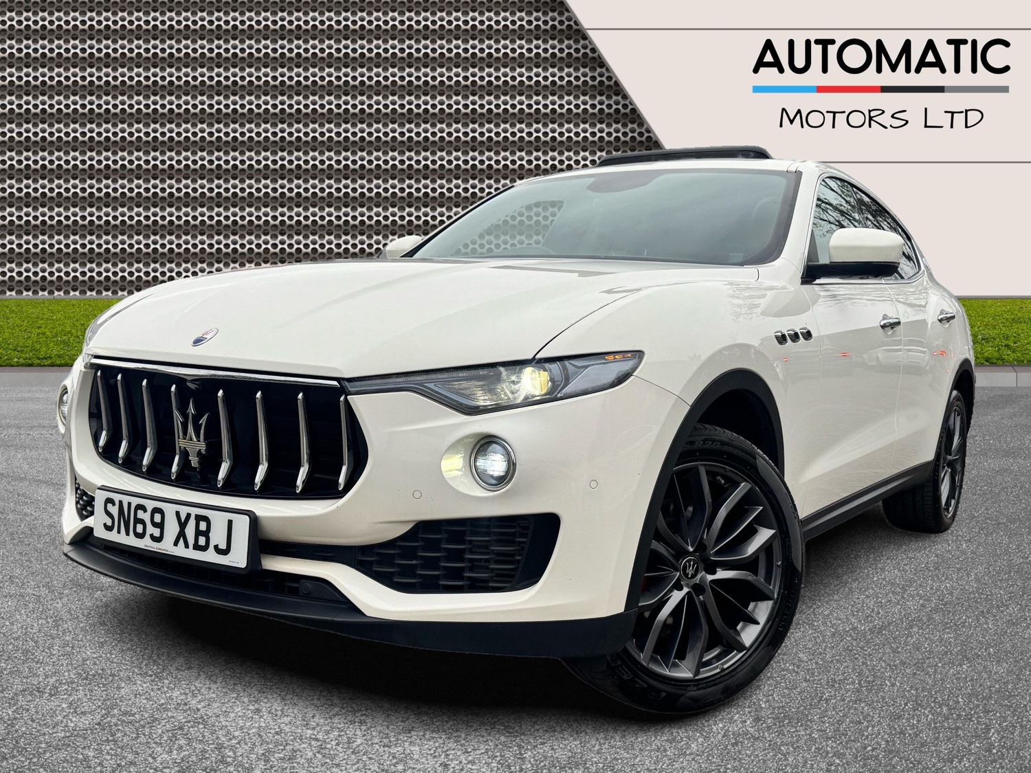 [ berth ]Maserati Levante