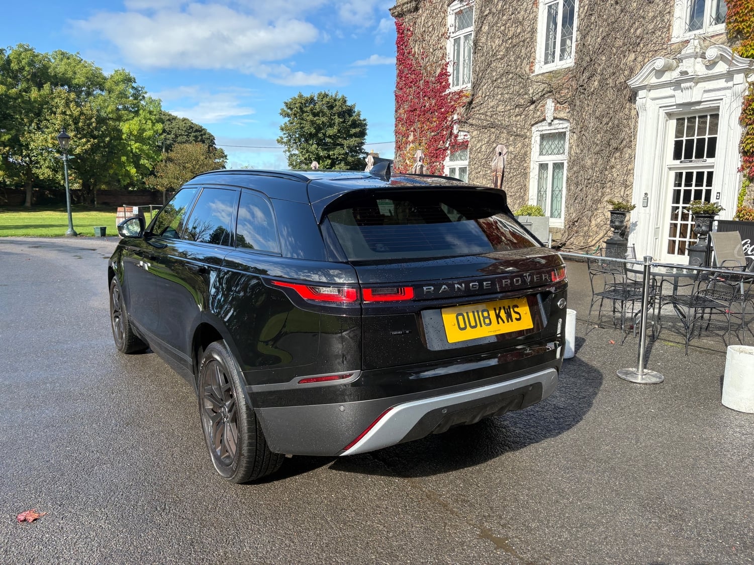 [ berth ]Land Rover Range Rover Velar