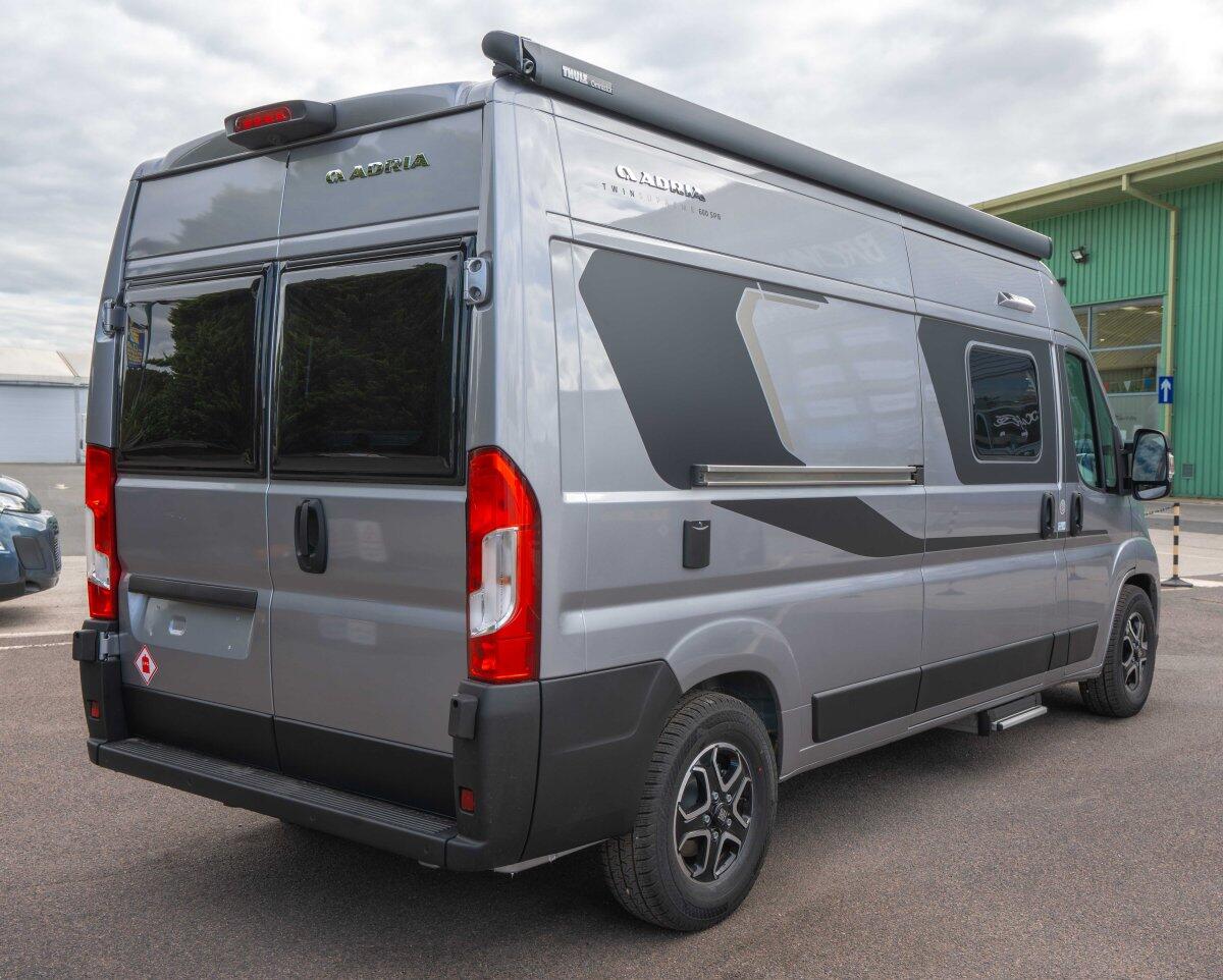 Adria Twin Supreme 600 SPB 140BHP Auto Fiat 140 Newark