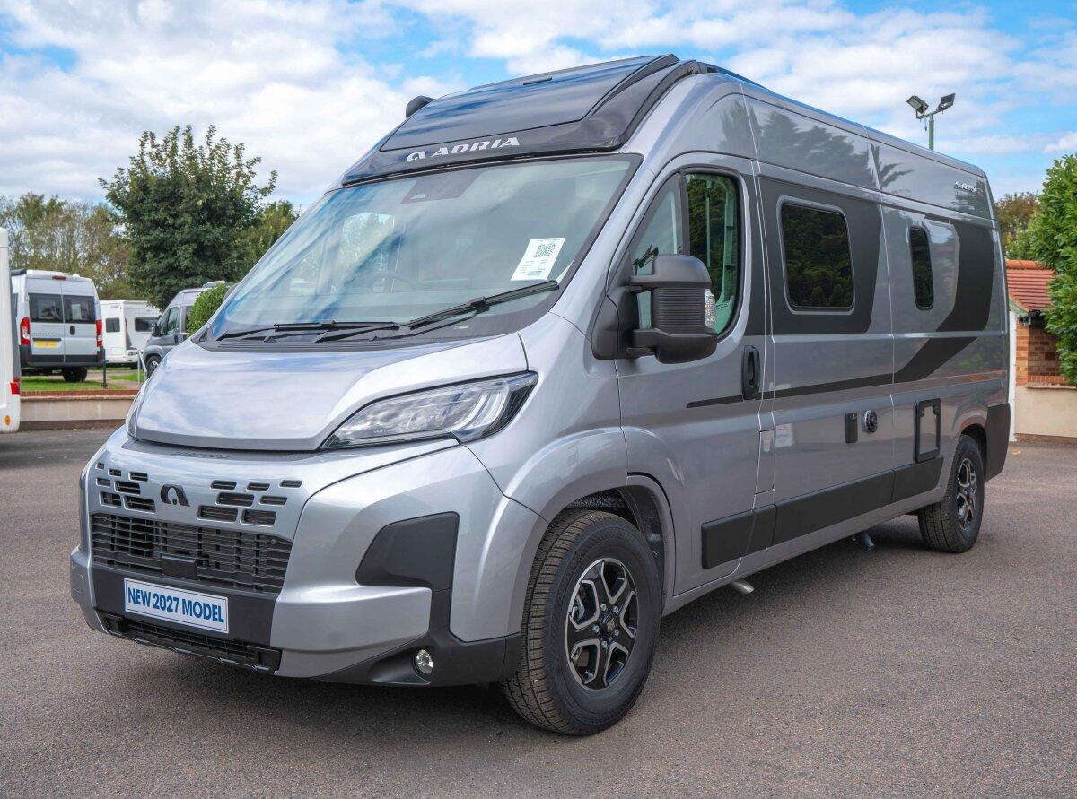 Adria Twin Supreme 600 SPB 140BHP Auto Fiat 140  for sale - Motorhomes & Caravans in Newark