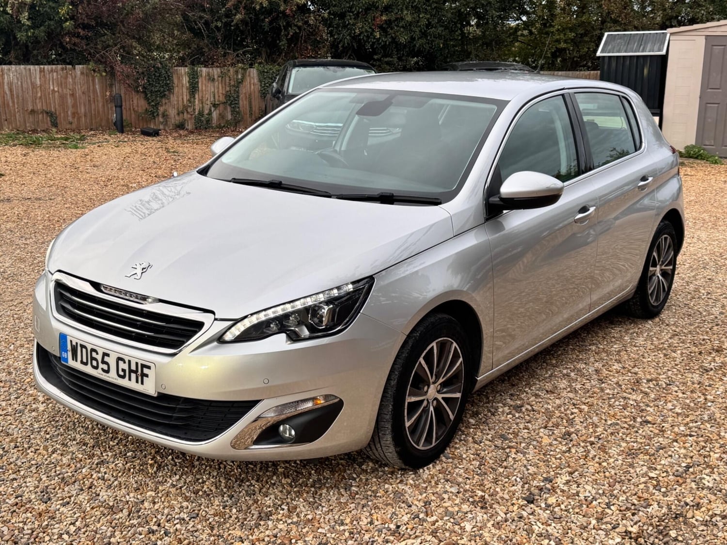 Peugeot 308 2015 - Cars in Shefford